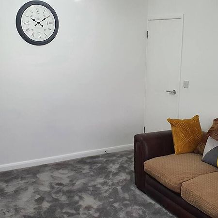 Exquisite And Modern 2 Bed Maisonette Harmondsworth Exterior foto