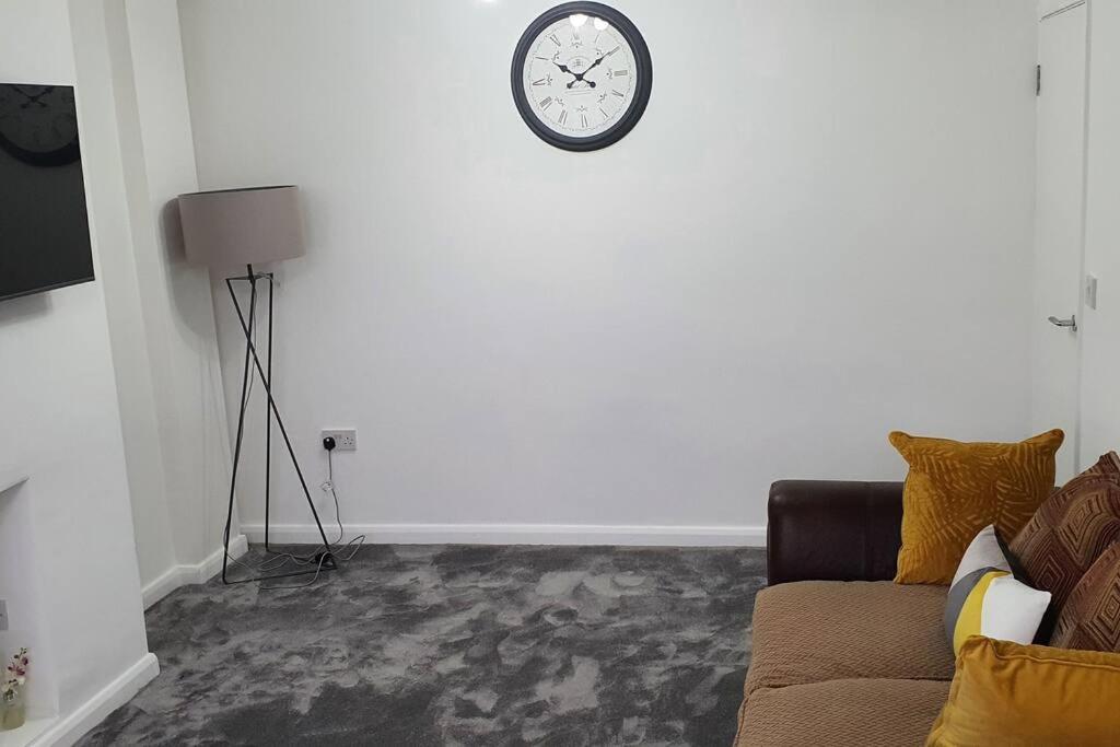Exquisite And Modern 2 Bed Maisonette Harmondsworth Exterior foto