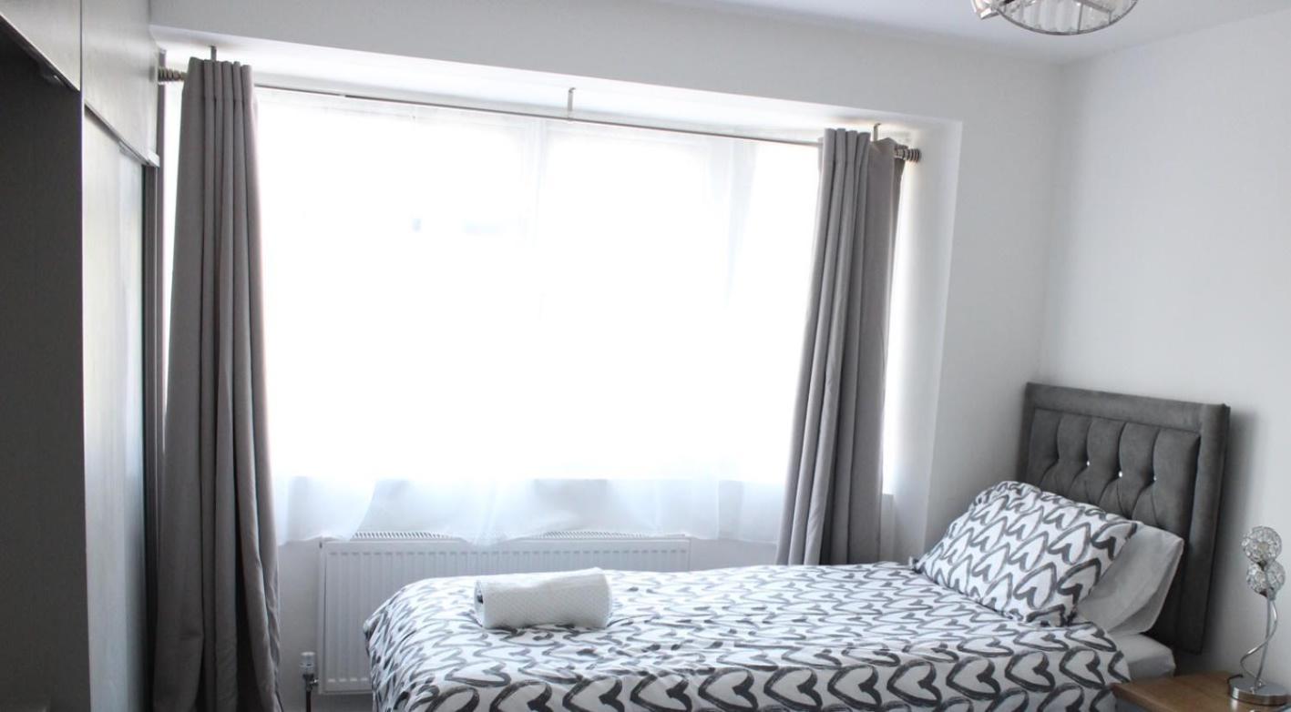 Exquisite And Modern 2 Bed Maisonette Harmondsworth Exterior foto